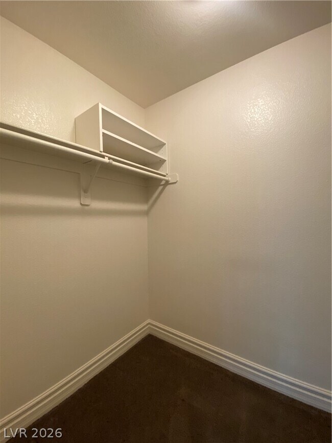 Building Photo - 175 Real Long Way