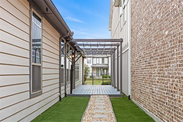 Building Photo - 4307 Curtiss Dr