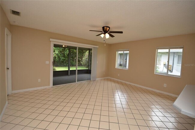 Building Photo - 30 Farmsworth Dr