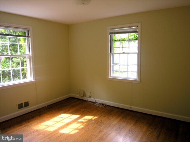 Building Photo - 5507 Chesterbrook Rd