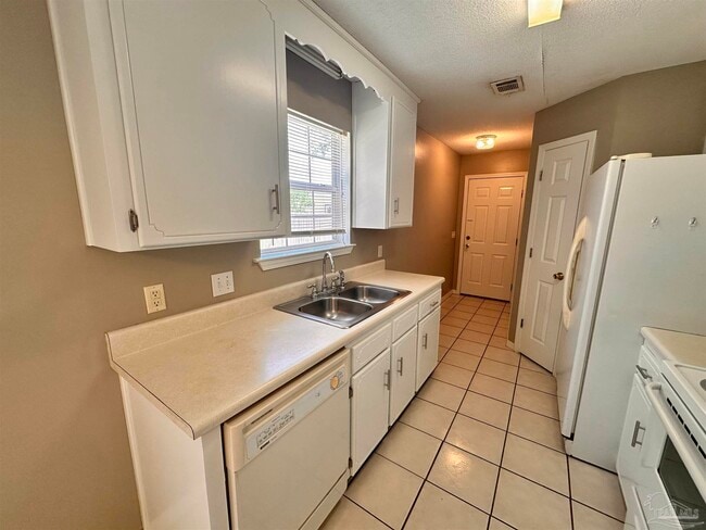 Building Photo - 5715 Cacica St