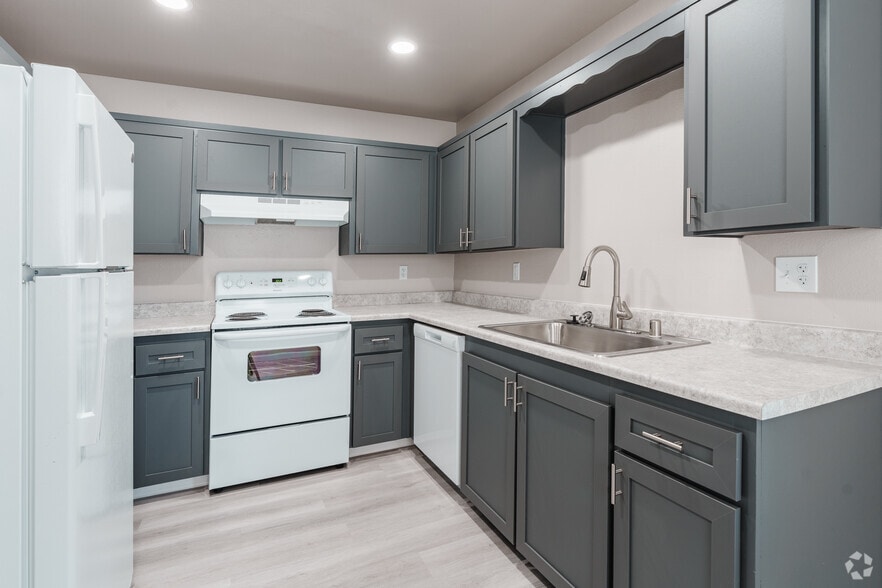 Primary Photo - Summerfield Apartments