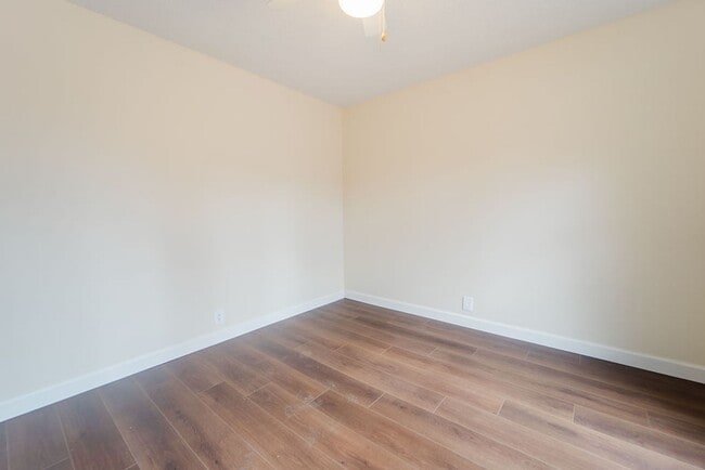 Building Photo - 3 Bed, 2 Bath with a beautiful view of the wooded back yard!!