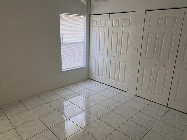 Building Photo - 1568 N Delaware Ave