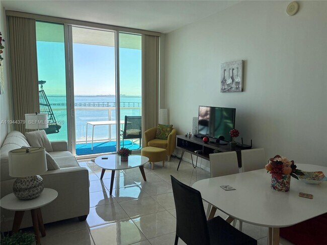 Building Photo - 218 SE 14th St