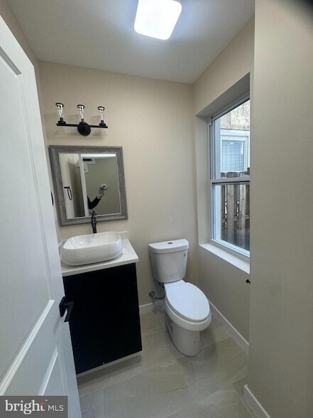 Building Photo - 459 High St