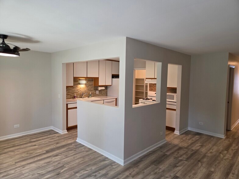 Kitchen - 301 Pembridge Ln