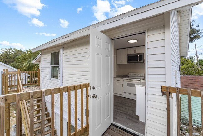 Building Photo - REDUCED Rent $2150.... 3 bed/2 bath Split Level, NEW downstairs addition, lots of extras *READY**...