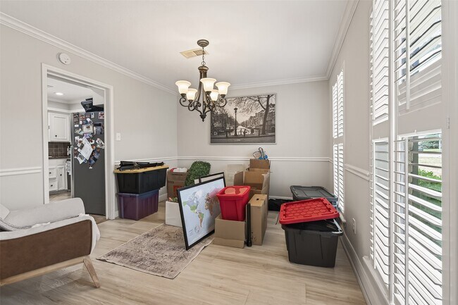 Building Photo - 15843 Foxgate Rd