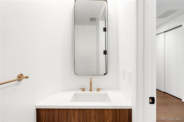 Building Photo - 3520 Chestnut Pl