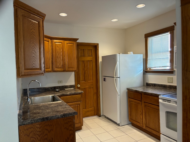 Building Photo - 715 S Oak Park Ave