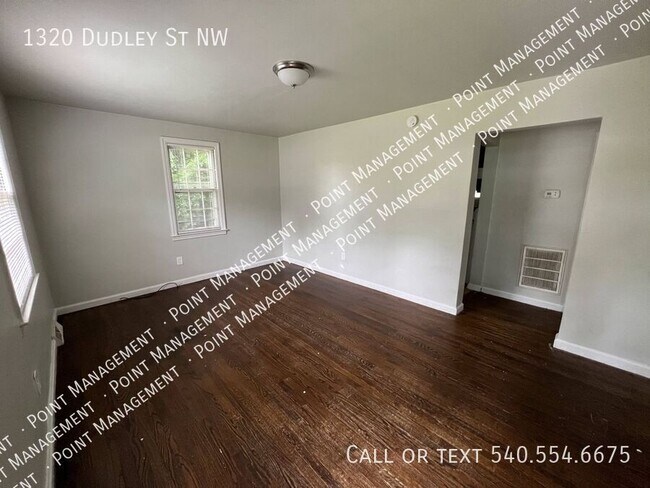 Building Photo - 1320 Dudley St NW