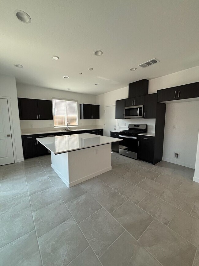 Building Photo - AVAILABLE SOON: Brand-New 2-Story Home wit...