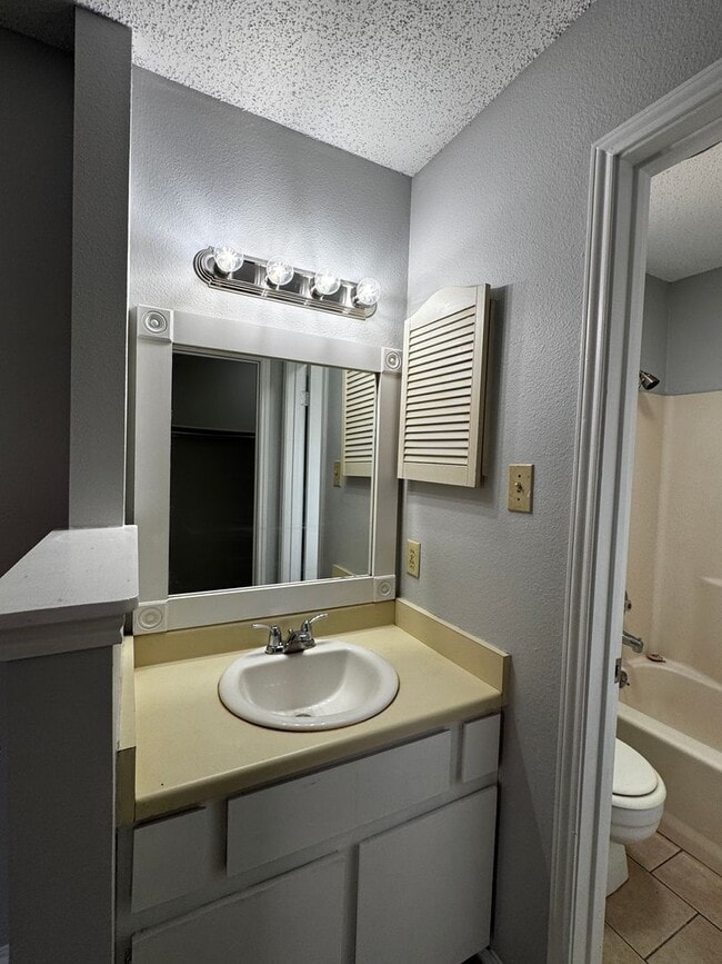 Building Photo - 14414 Watermill