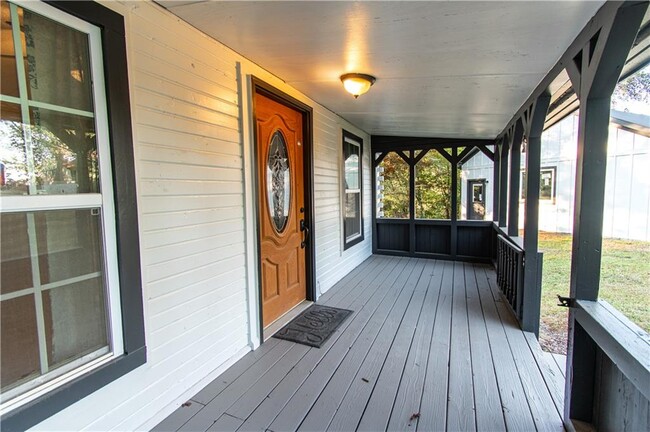 Building Photo - 250 Nottingham Wy