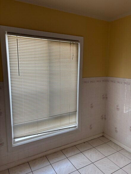 Building Photo - 1987 31st Ave