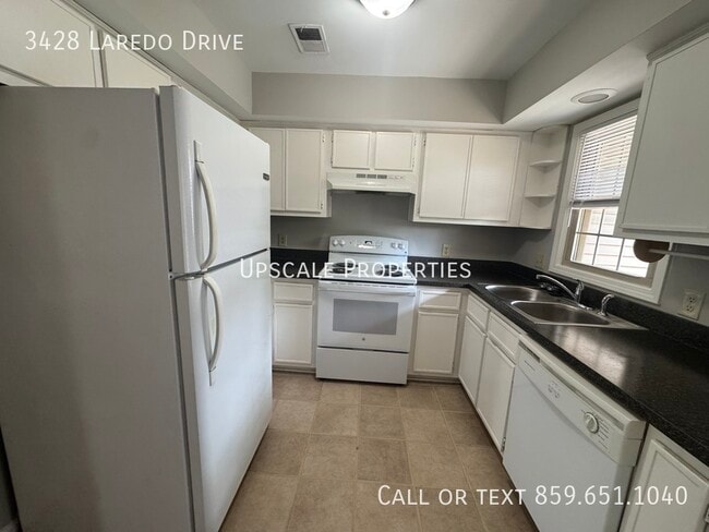 Building Photo - 3428 Laredo Dr