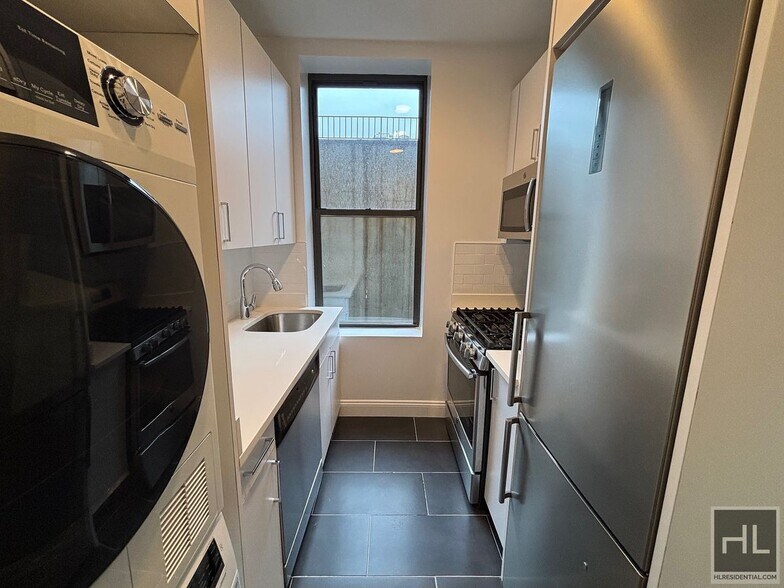 Building Photo - WEST 72 STREET