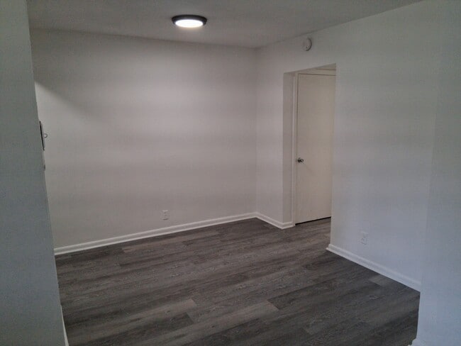 Building Photo - 4111 SW 24th Ct