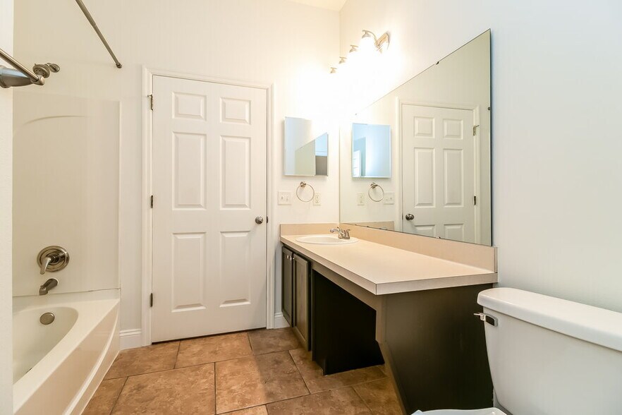 Building Photo - 439 Vicks Landing Dr