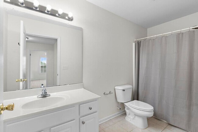 Building Photo - Surf City Townhome!