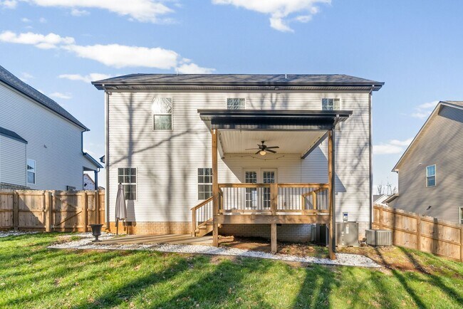 Building Photo - 3 Bedroom 2 1/2 Bath Dog Friendly Home For Rent!