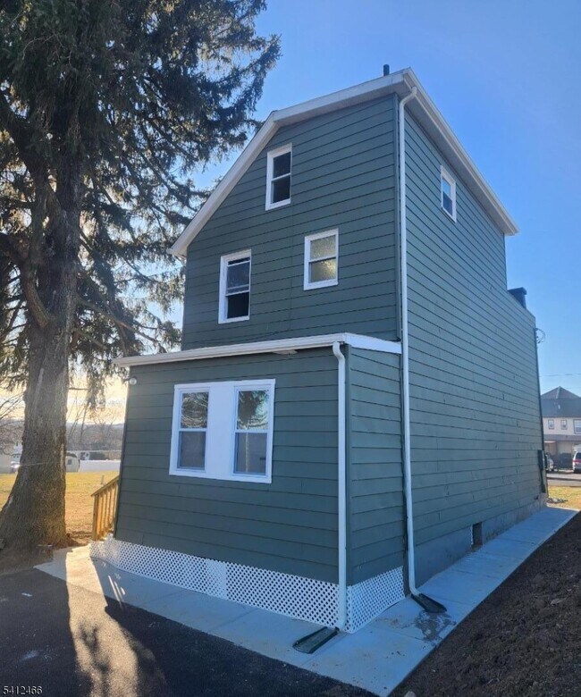 Building Photo - 988 Bieher Alley