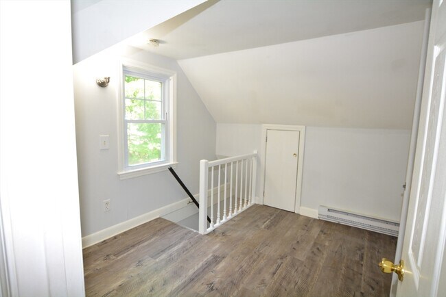 Building Photo - 11 Tolman St