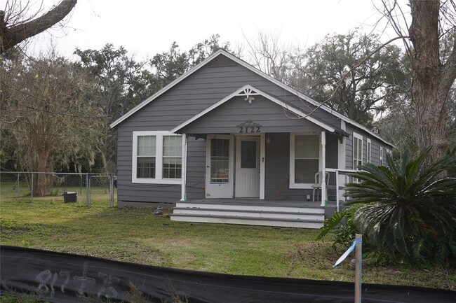 Building Photo - 2122 S Columbia Dr