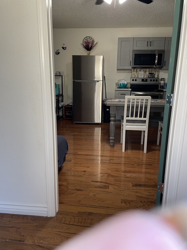 Primary Photo - 1373 1st Ave