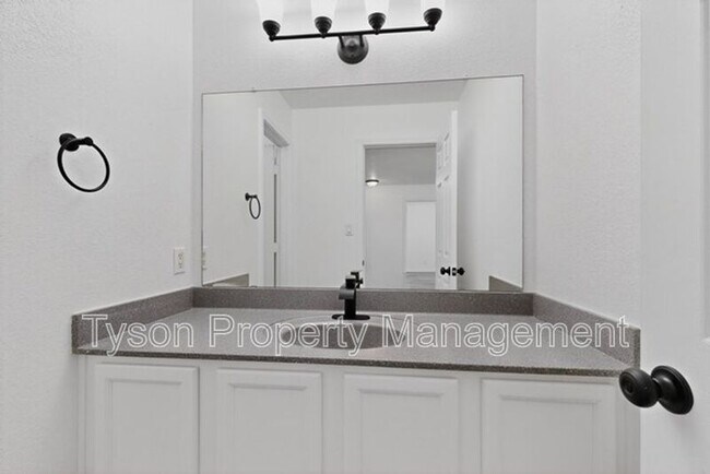 Building Photo - 10339 Vendaval Ave NW