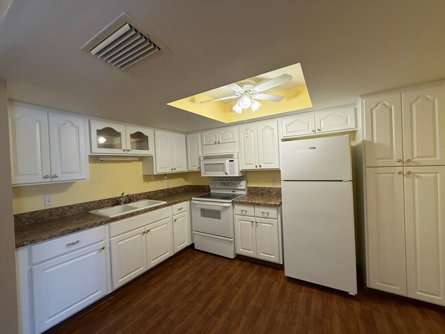 Building Photo - CONCORD VILLAGE 1/1 SPACIOUS 820 SF CONDO