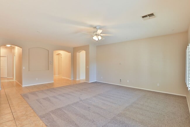 Building Photo - **Beautiful Home in Gilbert, AZ**