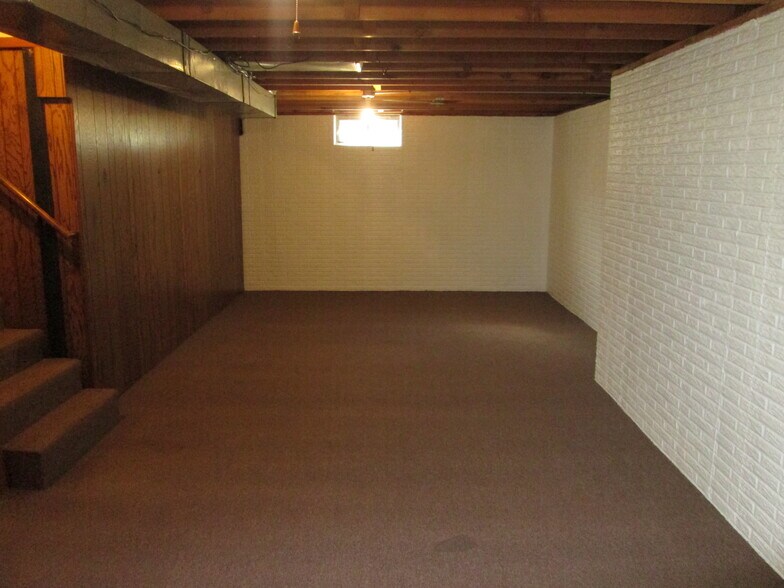 Family room - 1342 Pleasant View Dr