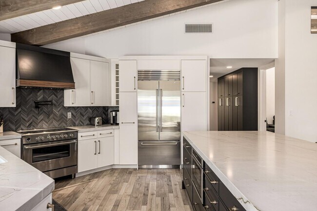 Building Photo - 9917 N 52nd St