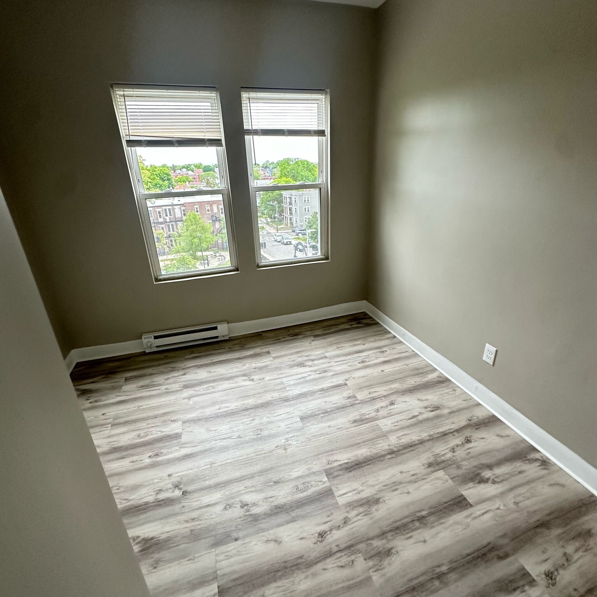Building Photo - 89 Intervale St