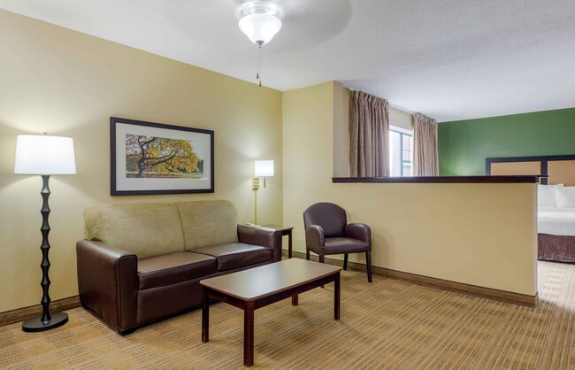 Building Photo - Furnished Studio-St. Louis - St. Peters