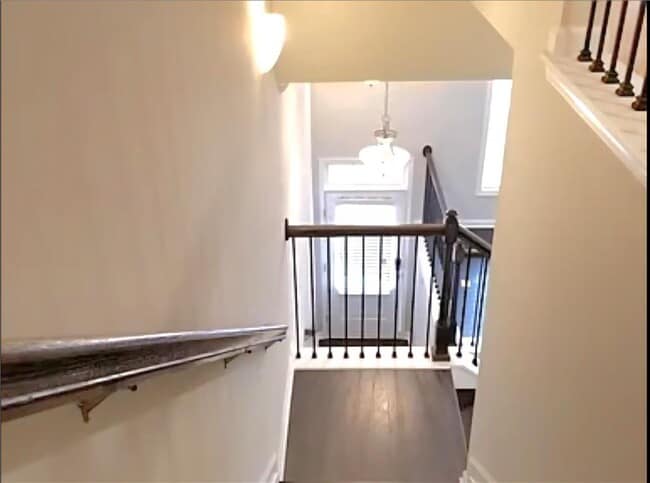 Building Photo - 891 Sunset Park Dr