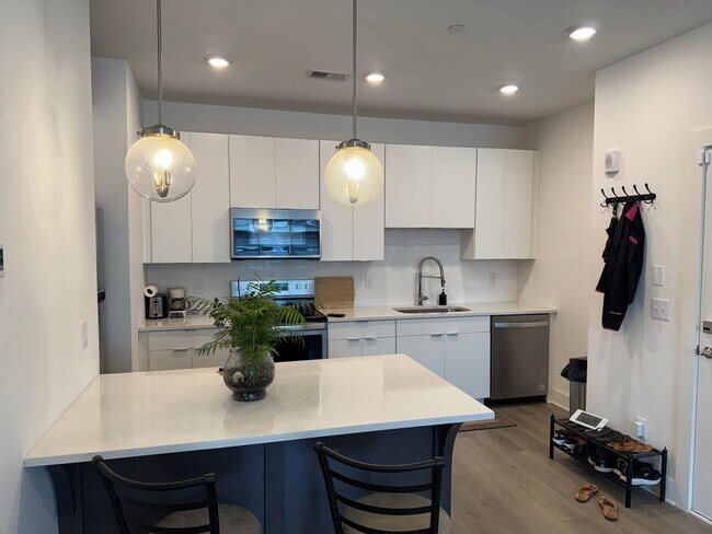 Building Photo - Great Studio in the Heart of Nashville