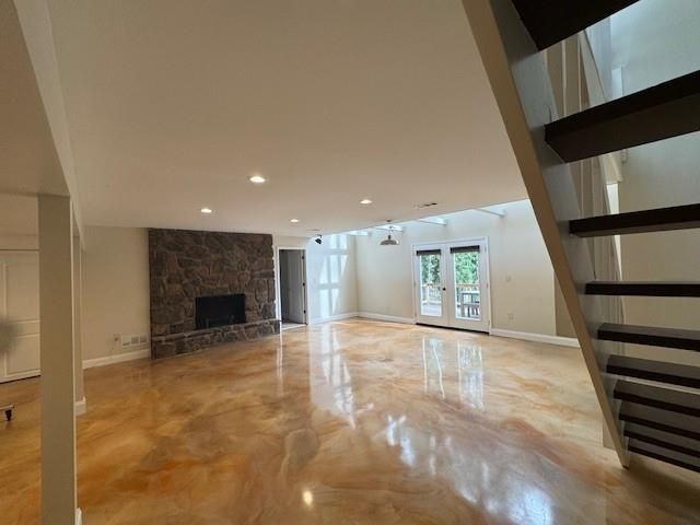 Building Photo - 192 Kings Row NE