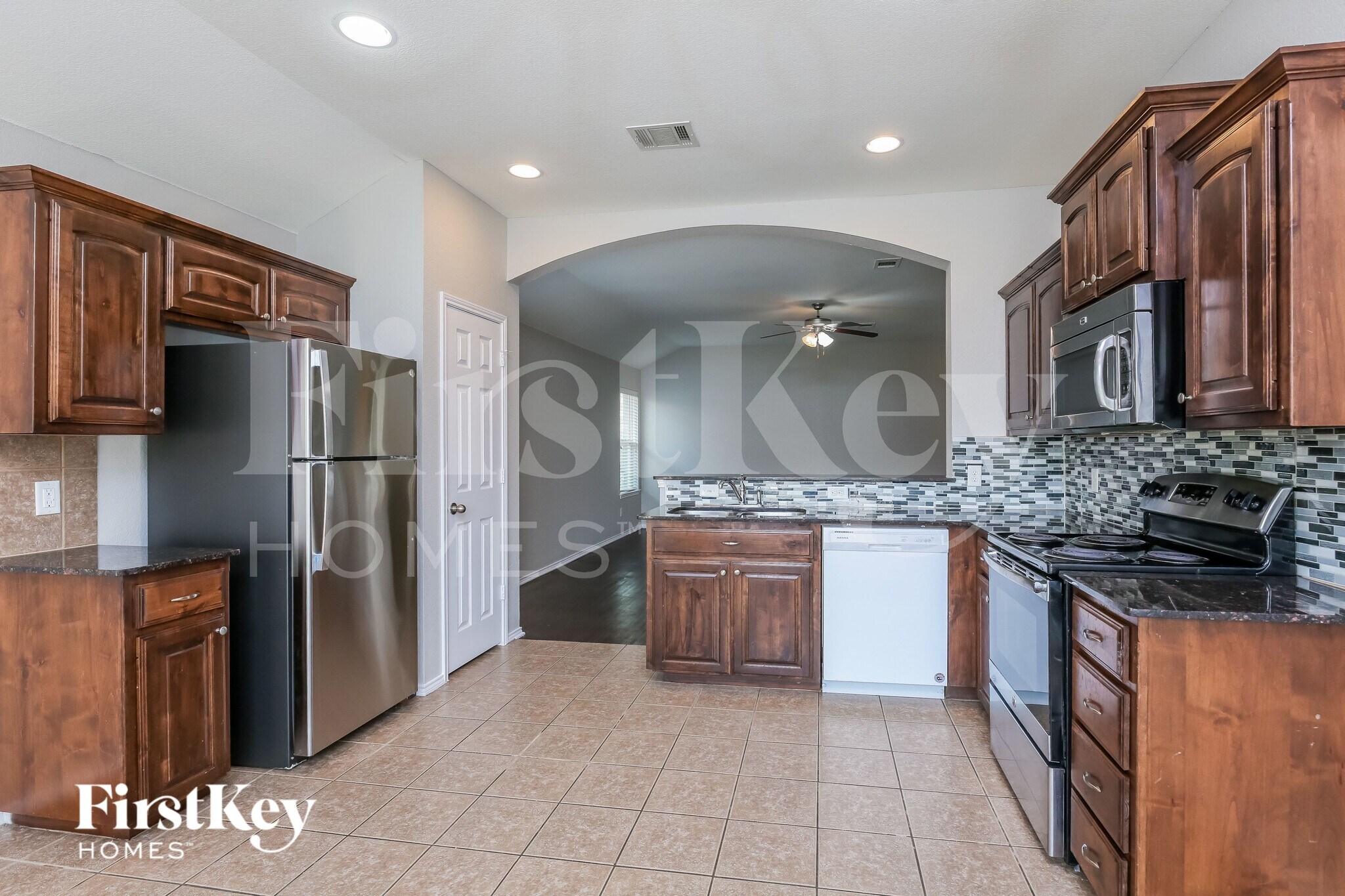 Building Photo - 2037 Cattle Creek Rd