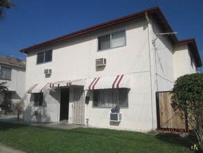 Building Photo - APT 908 EDITH