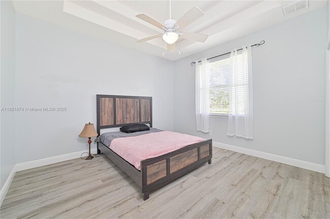 Building Photo - 621 NW 37th Ave