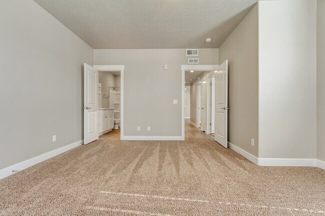Building Photo - 1128 S 820 E