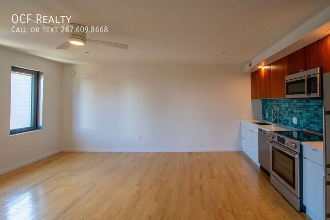 Building Photo - 152 W Laurel St