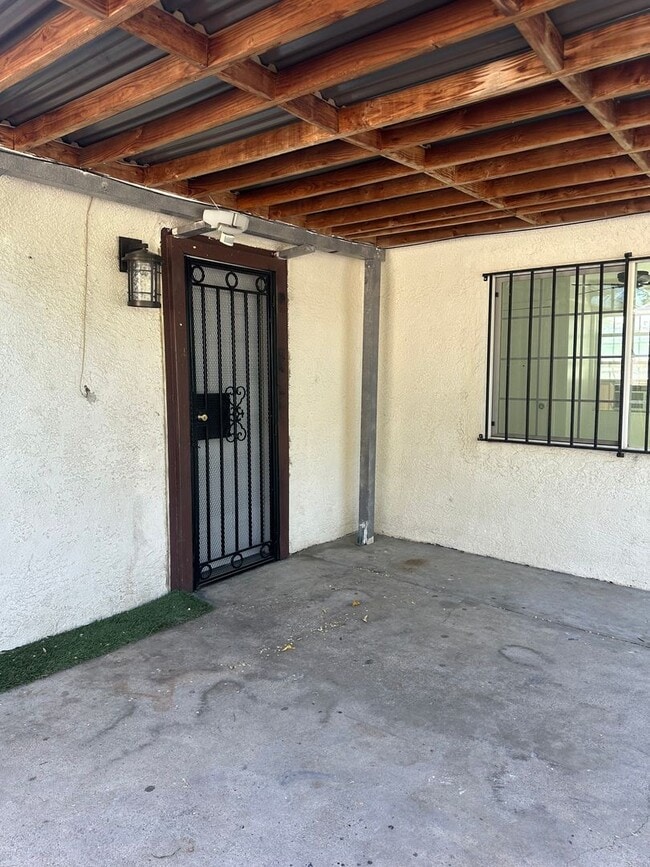 Building Photo - Conveniently Located Home in Modesto