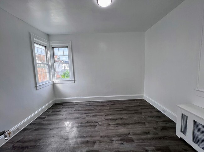 Building Photo - 618 16th St