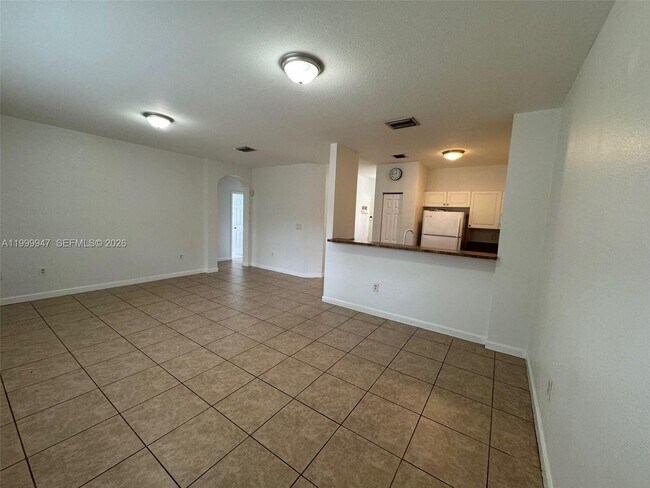 Building Photo - 1690 NE 33rd Ave