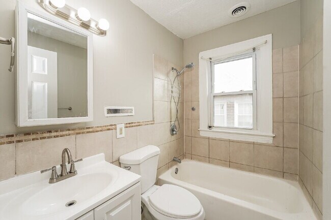 Building Photo - 4441 E 131st St