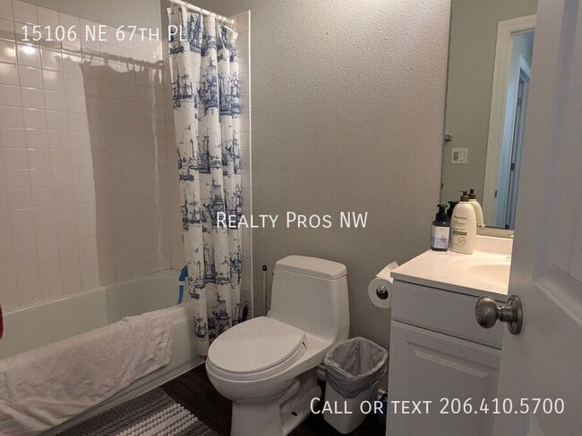 Building Photo - 15106 NE 67th Pl